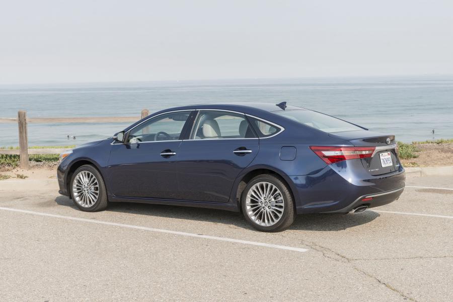  Toyota Avalon Limited 2015 года  (NA) (фото 17 из 31)